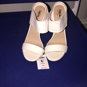 All White Snake print Heel